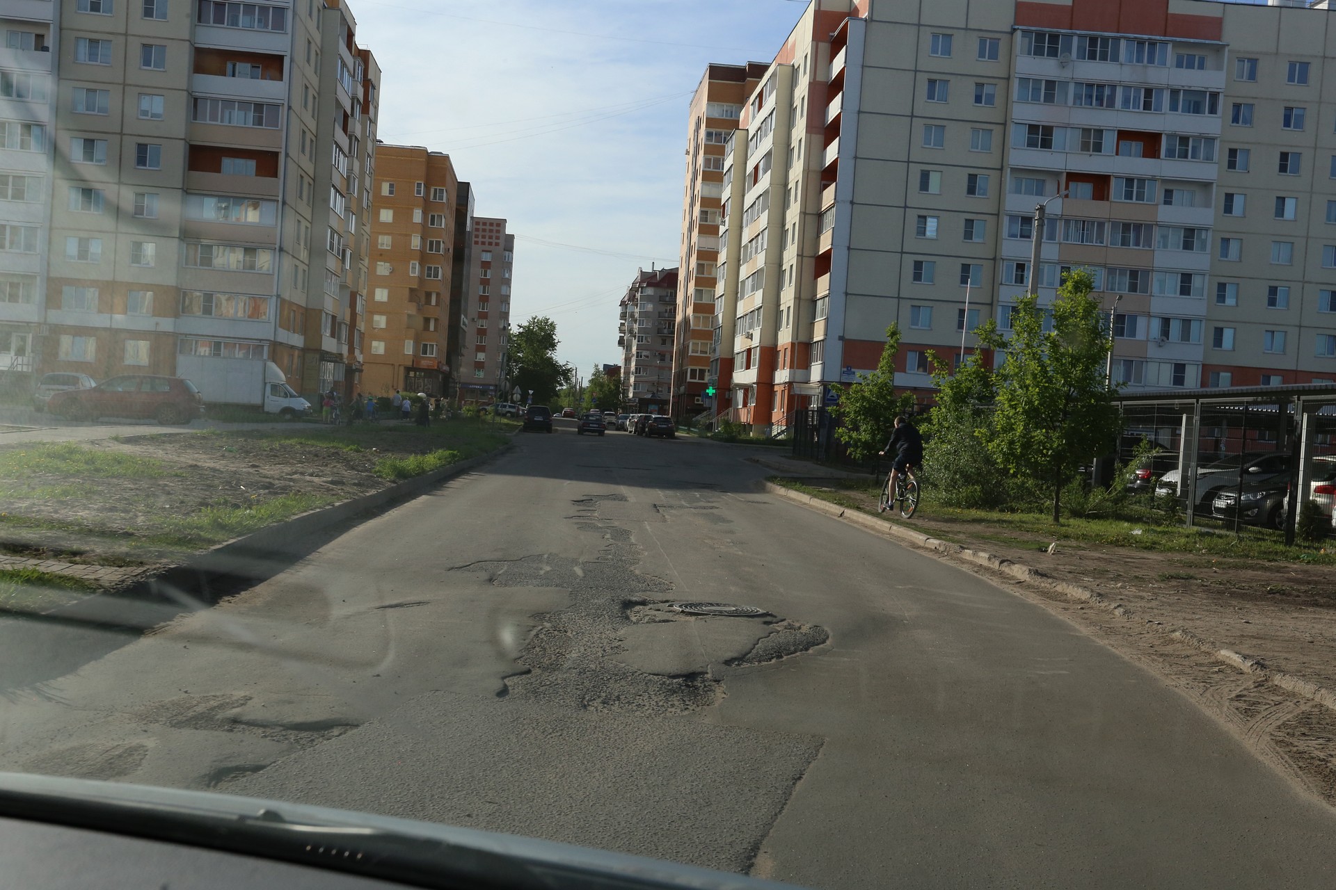 Больше всего автомобилисты недовольны дорожным покрытием, качеством уборки и разметки