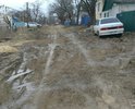 в городе Элиста Республики Калмыкия, практически в самом центре города, с момента образования улицы Новая нет дороги! в самом прямом смысле слова! это какое то жалкое подобие "направления" с востока на запад. ни в одно из временен года не возможно заехать на эту улицу. особенно это сильно ощущается в осенне-весенний и зимний период и всегда когда выпадают осадки. паводковые воды заливают полностью улицу, образуются огромные непроходимые лужи, а и за отсутствия стоковых сооружений вся вода с центра города, протекая через эту улицу размывает все и вся! не одно десятилетие люди, живущие на этой улице, не могут добиться от властей решения такой, казалось бы, элементарной для 21 века, проблемы - как нормальная дорога, с нормальным покрытием, подъездами и разъездами. надеюсь этот проект сможет переломить ситуацию "хотя бы с дорогами" по всей стране, и на этой улице в частности!