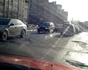 Участок Юго-Западной окружной дороги, параллельный улице Нефтяников, в ямах и выбоинах, вследствие чего машинам приходится ехать с максимальной скоростью 30 км/ч. Тогда теряется смысл в окружной дороге при минимальной скорости