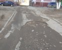 На участке по ул. Новоселов (рядом с Роддомом №1), Касимовское шоссе дома 54, 54к1, 54к2, 54к3, Шереметьевский проезд в районе д. 8, а также по ул. Полевая ужасное состояние дороги. Многочисленные глубокие ямы, которые с наступлением тепла размываются каждый день еще больше. Данные участки улиц находятся на склоне и вся талая вода уходит по ним, размывая ямы до огромных размеров.