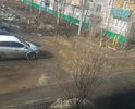 Асфальта во дворе дома Фучика 31 уже не видно долгие годы. Ямы большие, глубокие,в нашем микрорайоне наверно единственный двор, где все так плачевно. Жители уже устали обращаться с просьбами отремонтировать дорогу.