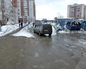 улица Гусарова находится в центральном Свердловском районе города Перми. 20 минут ходьбы от центра города. Я здесь живу с 1996 года. Ни разу не замечал, чтобы эту улицу сделали основательно, на длительное время. Всегда только "залатывают" дыры. Сейчас весна и еще не весь снег растаял, но можете представить, что будет к маю месяцу с этими дорогами....