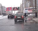 На всем участке глубокие ямы.