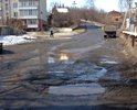 Ежегодно ямы , лужи , грязь . Потоки воды которые текут по дороге разрушают , это не дорога а русло ручья , который появляется весной и в дождливую погоду .