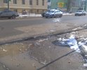 В центре города на пересечении пр. Ленина и пер. Совпартшкольный отсутствует дородное полотно после ремонтных работ, грунт постепенно проваливается. На данном участке приходится значительно скорость.