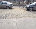 Здравствуйте!
Я являюсь жильцом дома по адресу: Декабрьских Событий 105А.
Дорога по улице Плеханова просто разваливается, невозможно припарковать автомобиль, так как глубокие ямы у бордюров, разрыли участок дороги, закидали и оставили, что бы объехать эту траншею приходиться выезжать на встречную полосу движения - а это создание аварийной ситуации.
Если же дождь, то вся дорога сплошная лужа, пешеходам невозможно перейти дорогу, не говоря уже о мамочках с колясками.
По этой улице достаточно большое движение, так как там Сбербанк, детский магазин, кафе мороженого, проехать или припарковать автомобиль не провалившись в яму невозможно.