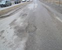 Дорога гарантийная, отремонтирована в 2016 году. На данный момент 63 процентов отремонтированной дороги имеют дефекты (шелушение асфальта, ямы).