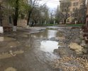 Вот такое состояние асфальтового покрытия во дворе дома