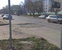 На ул. Интернационалистов (напротив Сбербанка) требуется ремонт дорожного полотна.