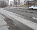 В поселке Светлом (напротив жилого дома пос. Светлый,15) требуется ремонт дороги.