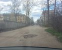 Улица Октябрьская, некогда одна из самых оживлённых улиц города, ведущая к центральному рынку. Дорога не видит ремонта уже несколько лет и администрацию это видимо устраивает...