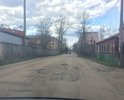 Улица Октябрьская, некогда одна из самых оживлённых улиц города, ведущая к центральному рынку. Дорога не видит ремонта уже несколько лет и администрацию это видимо устраивает...