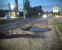 Очень проблемный участок дороги, огромные ямы в которые легковой автомобиль погружается полностью. Требуется незамедлительный ремонт.