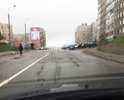 улица Мира, вся дорога в ямах и пробоинах. Аварийно-опасный участок, так как водители, пытаясь объехать ямы, выезжают на полосу встречного движения.