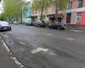 Центральная улица города, ненормальное  состояние.