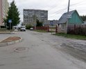 Дорога в ужасном состоянии, необходим серьезный ямочный ремонт.