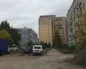 Не дорога, а "ад" какой-то. Ямы, грязь, газонов нет, тротуаров нет.