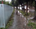 Дорога по улице Водопроводной была капитально отремонтирована летом 2016 года. Ливневка отсутствует. После дождя заливает тротуары улицы Водопроводной на участке от улицы Чапаева до улицы Грибоедова, пройти невозможно. По этим тротуарам дети вынуждены ходить в школу №12, которая находится на улице Грибоедова (пройти можно только в сапогах). Требуем незамедлительно принять меры.