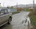 По улице Медицинской практически на всем протяжении дорога в ненормативном состоянии, много разбитых участков, тротуары вдоль дороги отсутствуют даже в тех районах, где жилой сектор, освещения нет, идти приходится по обочинам, где полно грязи и мусора.