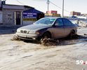 На дороге отсутствует освещение, ливневая канализация, дорога в огромных ямах и выбоинах, постоянно затоплена. Прокуратура Пермского края в октябре 2017 года уже получила судебное решение, обязывающее Администрацию города привести дорогу в надлежащее состояние, однако на этом все закончилось.