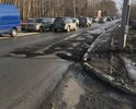 Поворот на Винаповский мост. Крайний правый ряд полностью разбит.