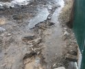 Каждую весну и после дождей потоками воды размывает грунт. Заваливаются опоры ЛЭП. Улица не освещена. Передвижение по улице зачастую просто опасно. Добираться то транспорта в обход еще проблематичней.