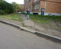 Королева 7б. Пешеходная дорожка разрушена.