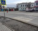 Очень качественно выполненный пешеходный переход заставляет во время дождя/снега нарушать пешеходов ПДД.