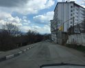 На проезжей части, по пер. Краснознамённому, со стороны строения № 117 по ул. Кутузовская, находятся выбоины, не соответствующие требованиям ГОСТ Р 50597-2017. Пожалуйста, примите меры к ремонту дороги.