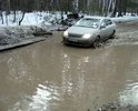 Дорога не имеет никакого покрытия. Находится ниже уровня лесного покрова.
Каждый год администрация обещает с этим что-то сделать.
У жителей посёлка "Ломовская Дача" недоверие к власти уже давно перешло точку невозврата.
Эту дорогу мы называем "проспект им. Степанова" (глава местной администрации).