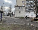 Дорога в ужасном состоянии , кап ремонта не было лет 15 , хотя находится рядом с почтовым отделение , с площадью «воссоединения» (Кони)