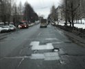 Ужасная дорога, всё ждём завершения строительства моста, а вот по дороге уже сейчас необходимо ездить. Ямочный ремонт не спасает, ямы повсюду!!! Рядом с дорогой заплатой появляется свежая яма, зачем всё это? Пилим бюджетные деньги? Необходим ремонт!!!