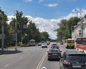 г. Курск, Дзержинского 86, 84а, 69Б, 88 (перекресток с ул. Павлуновского) - место концентрации ДТП согласно Приложения №2 (Места концентрации ДТП на территории г. Курска) Письма УМВД России по Курской области. Решение проблемы: 1. Нанесение горизонтальной дорожной разметки износостойкими материалами; 2. 	Замена дорожных знаков 5.19.1 (2) «Пешеходный переход» - 4 шт., как не соответствующих п. 5.1.17 ГОСТ Р52289-2004; 3. Обустройство пешеходного ограждения регулируемого пешеходного перехода; 4. Установка средств фиксации нарушений ПДД, работающих в автоматическом режиме (для выявления нарушений водителями т/с требований сигналов светофора); 5. Установка дублирующих дорожных знаков 5.19.1 «Пешеходный переход» над проезжей частью дороги