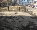 Дорожное покрытие во дворе дома по ул. Красноярская 70 в ужасном состоянии. Ямы размером с автомобильное колесо, выбоины, ремонта не было с 1995 года.