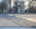 Дорожное полотно требует ремонта. Колейность, множество продольных и поперечных трещин, провалы, износ верхнего слоя.