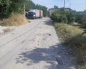 Данной дорогой в день пользуются сотни автовладельцев, паркующих свои автомобили в гаражном кооперативе, клиенты автосервисов и жители домов на этой улице. Дорога никогда не ремонтировалась, во многих местах попросту нет асфальта, в одном месте дорога сузилась настолько, что двум машинам не разъехаться. Двигаться можно максимум со скоростью 5-10 км/ч.