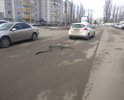 На улице Беговая на участке от дома 223В до дома 223/4 асфальт после прихода весны напоминает поверхность Луны или Марса. Латочный ремонт, который периодически проводится на этом участке дороги, не даёт надежных результатов и проблема всплывает из года в год. Требуется полное исправление дорожного полотна вместе с уплотнением грунта и реконструкции дорожной подушки под асфальтом.