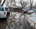 Вода сама не уйдёт,забитая труба слива уже лет 10.Участок дороги ведёт к школе