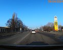 указанный участок правой полосы улицы Макаренко в многочисленных выбоинах