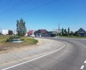 Разваливается край дороги (отремонтированной в 2019 году) на перекрёстке улиц Берестовая - Ковыльная. На первом фото дорога сразу после ремонта, на втором – текущее состояние!