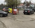 Революционная/Московское шоссе уже неделю открыт люк, огорожен, но это катастрофически мешает проезду машин. Работы вокруг не ведутся. Огромная пробка! Решите вопрос!