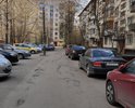 Дорога во дворе не ремонтировалась много лет, трудно не только водителям, но и пешеходам, и с колясками. СРОЧНО НУЖЕН РЕМОНТ ДОРОГИ!!!