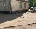 Дорога во дворе дома по улице Циолковского д. 121 А и прилегающие к ней проезды не соответствуют ГОСТ Р 50597-93 "Автомобильные дороги и улицы". В моей семье и у остальных жителей этого дома есть автомобили, у которых подвеска страдает от повышенной ударной нагрузки, что приводит к ускоренному разрушению автомобилей и, впоследствии, к дорогостоящему ремонту, так как объехать такие препятствия нет никакой возможности. Я считаю, что наличие на дороге указанных неровностей – следствие бездействия и халатности лиц, ответственных за содержание данного участка дороги.
Просьба принять меры, либо будем обращаться в более высокие инстанции коллективными жалобами.