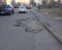 Большие ямы на въезде во дворы