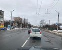 Дорога в ненормативном состоянии. На дороге огромное количество ям и выбоин по обеим полосам дороги, ям настолько много что водители уже объезжают их по встрече. Срочно необходим капитальный ремонт всего участка!!!