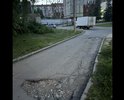 Добрый день! На въезде во двор две большие ямы, которые препятствуют проезду. Появились, когда растаял снег, так никто не заделывает