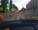 Очень глубокая яму на повороте "Красный мост" по ходу движения общественного транспорта.