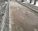 Во дворе
 очень плохая дорога, если это можно назвать дорогой(я бы сказал
 одна большая яма) в доме основном живут пожилые люди и им очень трудно даже пройти несколько шагов по этой дороге.Про детей даже не говорю,соседский мальчик сделал пару шагов упал в эти ямы поцарапал руку и порвал одежду...