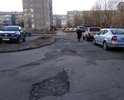 Дорога между 2 подъездом дома 11 и 13 домом по Лесному пр. в аварийном состоянии. Весной и осенью ямы наполнены водой, и невозможно ходить по этому участку, т.к. глубина ям достигает 8 см. Автомобилистам требуется большая осторожность, чтобы не повредить машину. За 30 лет ремонт не проводился.