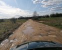 Деревня Черёмушки. Асфальтовое покрытие практически полностью отсутствует, гравийное покрытие в плачевном состоянии-ямы глубиной до 20 см, шириной до 3 метров и местами глубокии колеии.